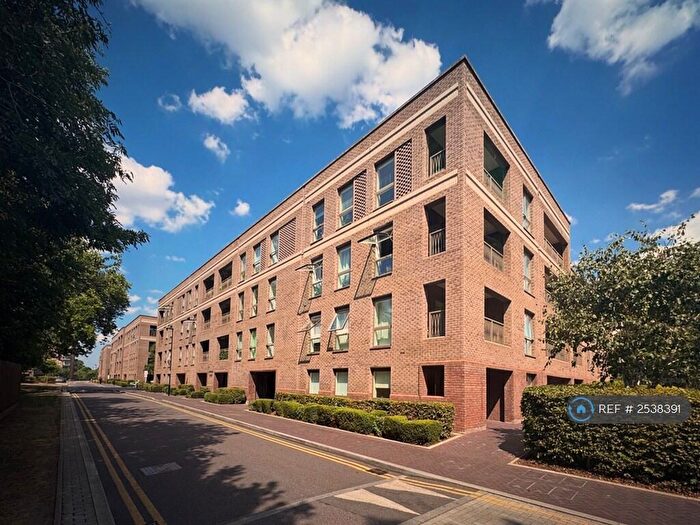 2 Bedroom Flat To Rent In Adenmore Road, London, SE6