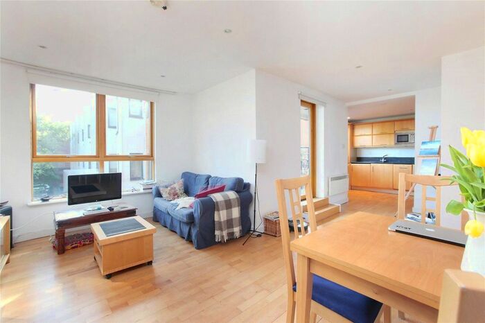 2 Bedroom Flat To Rent In Wilberforce Mews, Clapham, SW4