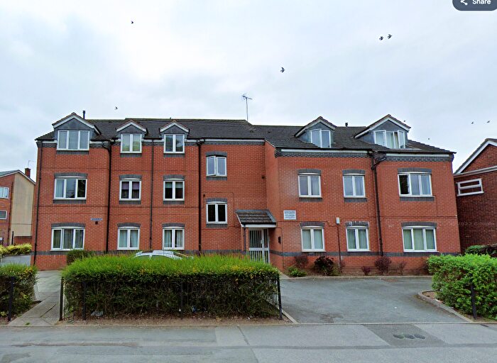 2 Bedroom Flat To Rent In Groveland Court, Ringwood Highway, Potters Green, Coventry, CV2