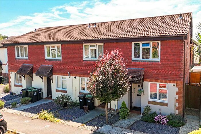 2 Bedroom End Of Terrace House For Sale In Stag Close, New Milton, Hampshire, BH25