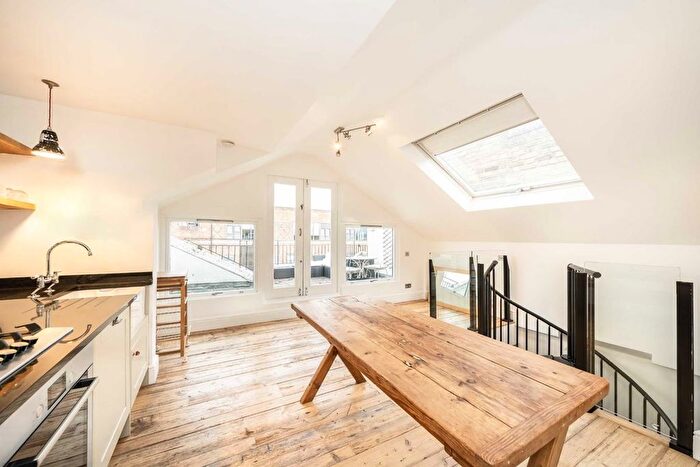 2 Bedroom Flat To Rent In Golborne Road, North Kensington, W10