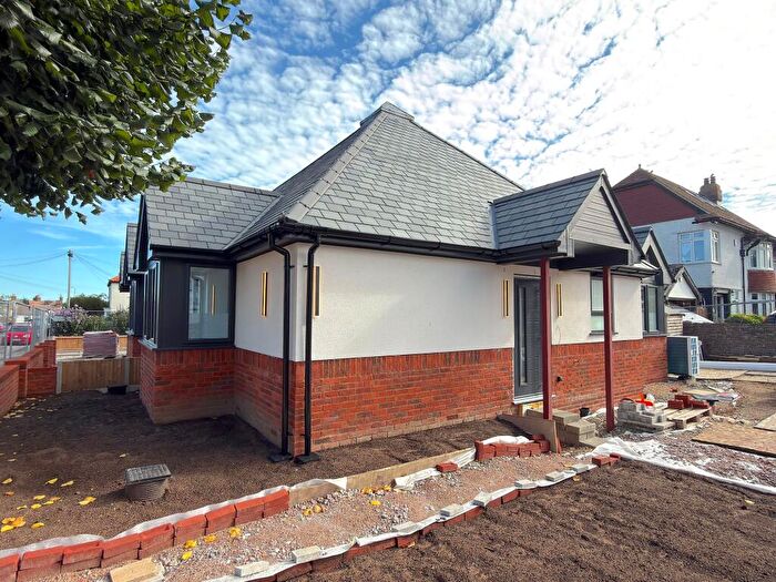 1 Bedroom Semi-Detached Bungalow For Sale In London Road, Faversham, ME13