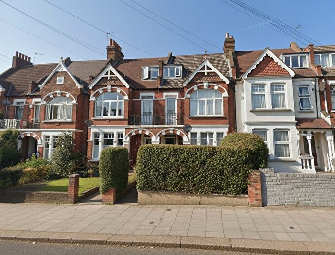 2 Bedroom Flat To Rent In Gleneldon Road, Streatham, SW16