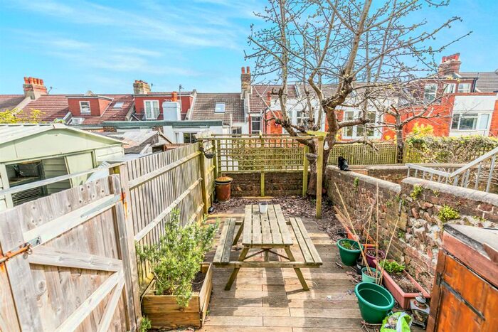 2 Bedroom Flat For Sale In Matlock Road, Brighton, BN1