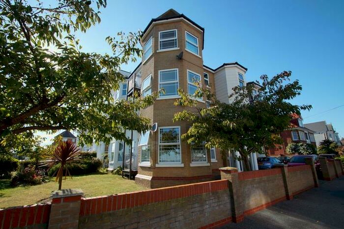 2 Bedroom Flat To Rent In Marine Parade West, Clacton On Sea, CO15