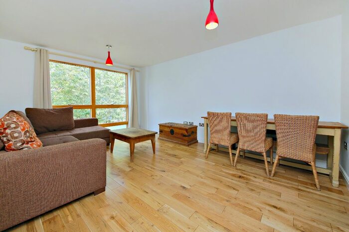 2 Bedroom Flat To Rent In Southern Row, London, W10