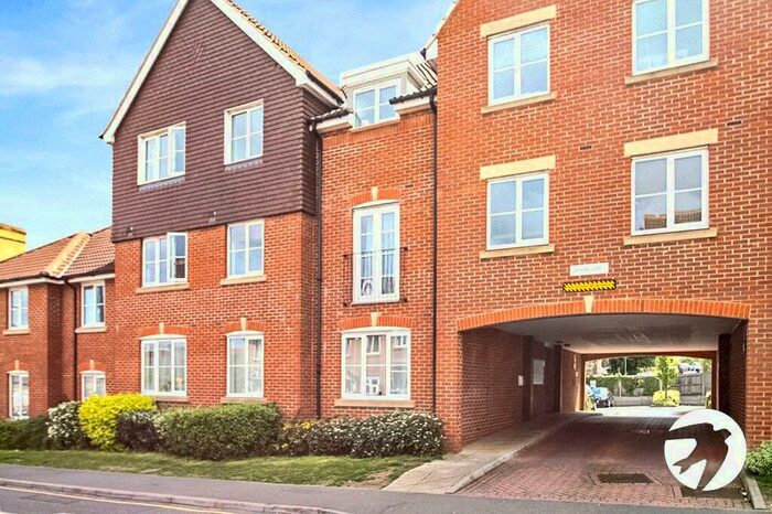 2 Bedroom Flat To Rent In Orchard Street, Gillingham, Kent, ME8