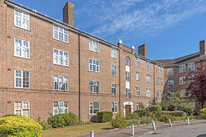3 Bedroom Flat To Rent In Birkenhead Avenue, Kingston Upon Thames, KT2