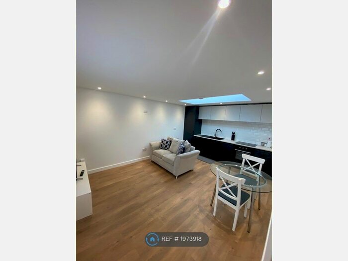 1 Bedroom Flat To Rent In Cathays, Cardiff, CF24