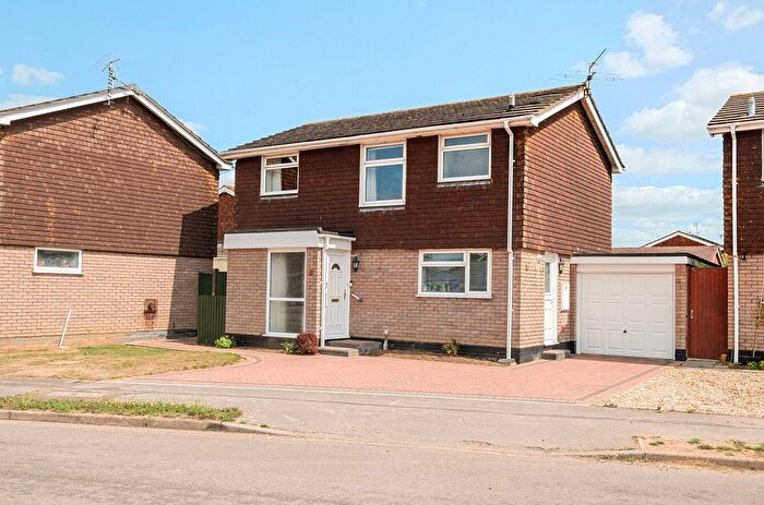 3 Bedroom Detached House For Sale In Alfriston Close, Felpham, PO22