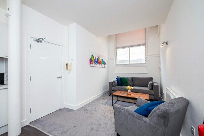 2 Bedroom Flat For Sale In Hartley Road, Nottingham, Nottinghamshire, NG7
