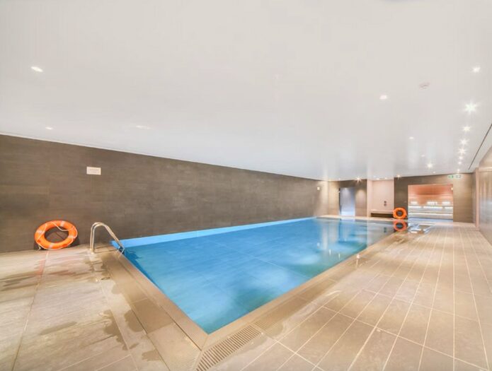 2 Bedroom Flat For Sale In Amory Tower, Marsh Wall, Canary Wharf, London, E14