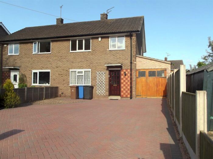 3 Bedroom House To Rent In Vicarage Road, Mickleover, DE3