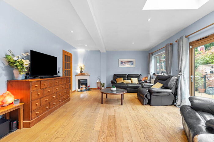 4 Bedroom Semi-Detached House For Sale In Hartley Down, Purley, CR8