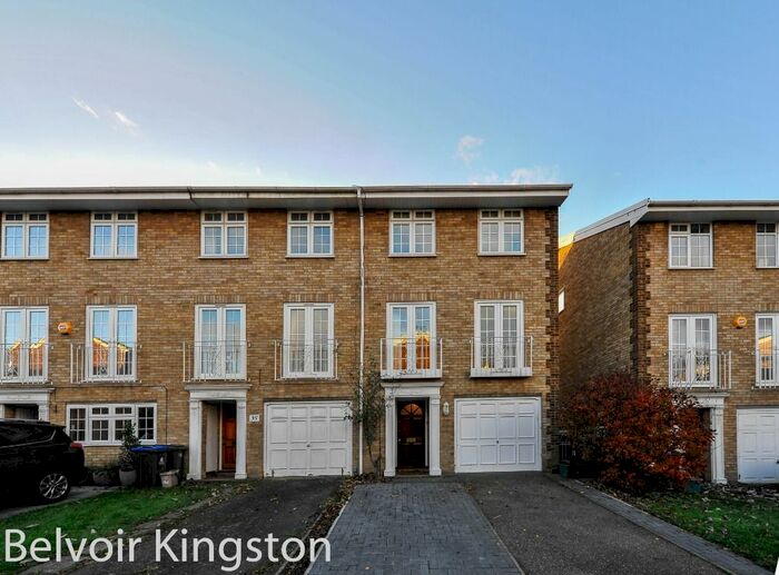 4 Bedroom Semi-Detached House To Rent In Selsdon Close, Kingston, KT6