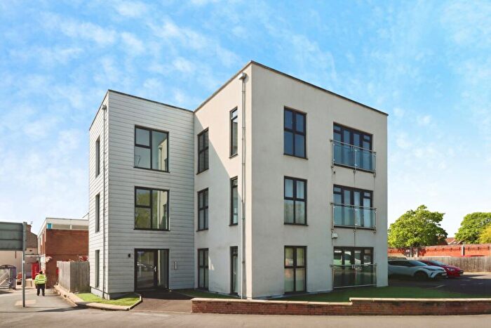 2 Bedroom Flat For Sale In Hanham Road, Bristol, Avon, BS15