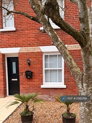 2 Bedroom Flat To Rent In Meeting House Lane, Ringwood, BH24