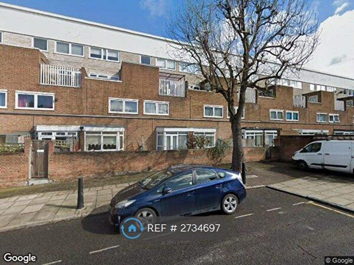 2 Bedroom Maisonette To Rent In Montford House, London, E14