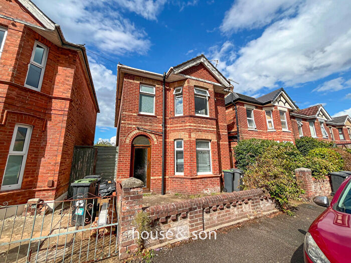 3 Bedroom Detached House To Rent In Hankinson, Charminster, BH9