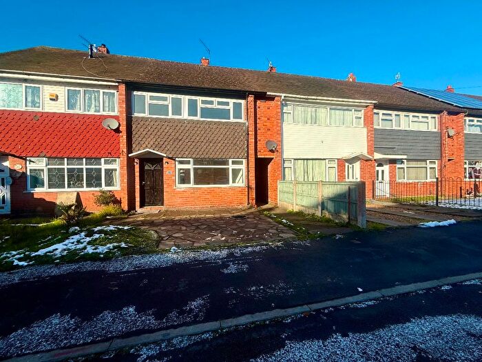 3 Bedroom Semi-Detached House To Rent In Ashfield Square, Bentilee, Stoke On Trent, ST2