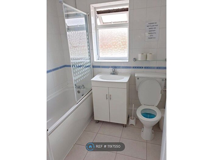 5 Bedroom Semi-Detached House To Rent In St. Johns Road, Guildford, GU2