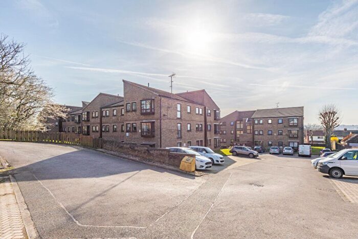 2 Bedroom Flat To Rent In Springfield Court, Banksfield Avenue, Yeadon, Leeds, LS19