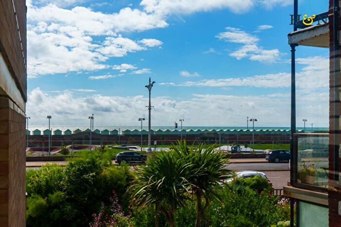 1 Bedroom Flat For Sale In Kingsway, Hove, BN3