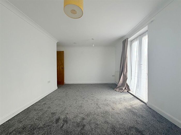 2 Bedroom Flat To Rent In Charles Street, Greenhithe, DA9