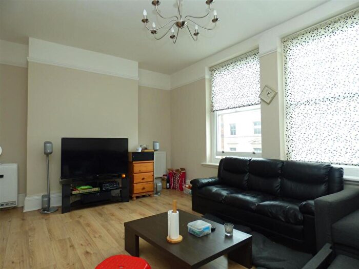 3 Bedroom Flat To Rent In Sandgate Road, Folkestone, CT20