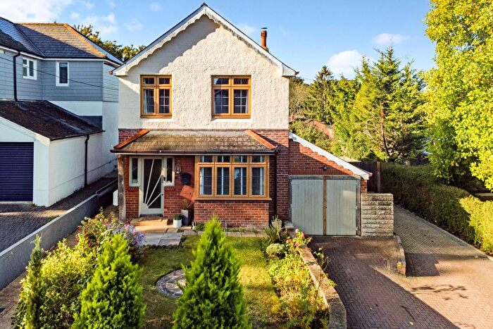 3 Bedroom Detached House For Sale In Mount Pleasant Road, Alton, GU34