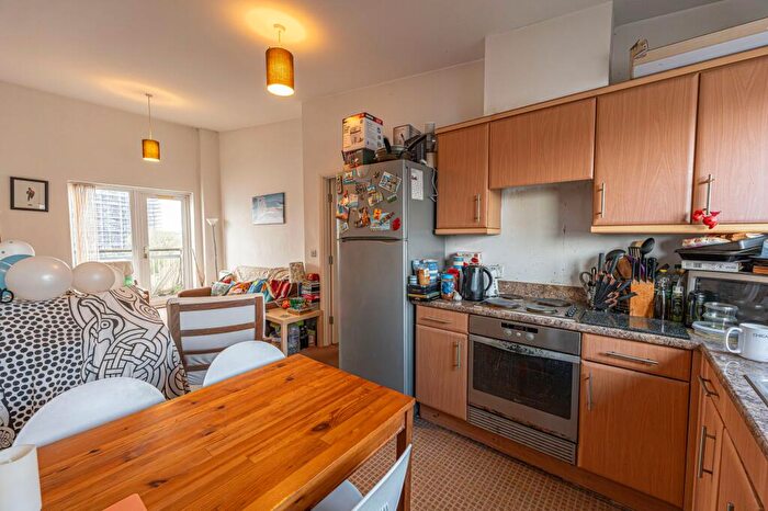 2 Bedroom Flat For Sale In Jim Driscoll Way, Cardiff Bay, CF11