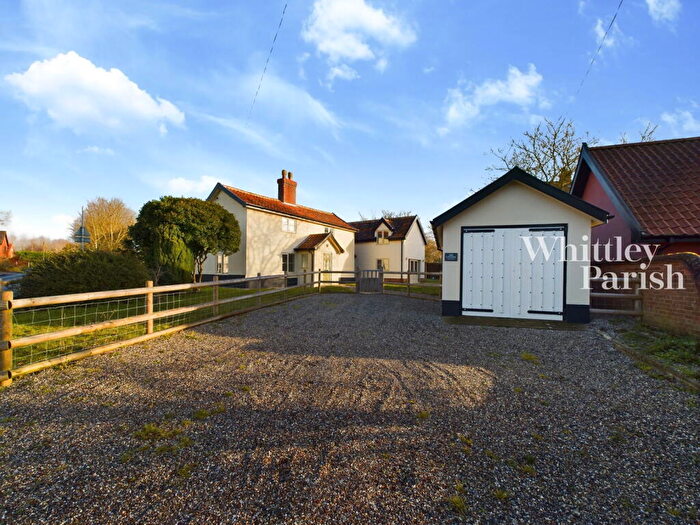 4 Bedroom Cottage For Sale In Winfarthing Road, Shelfanger, IP22