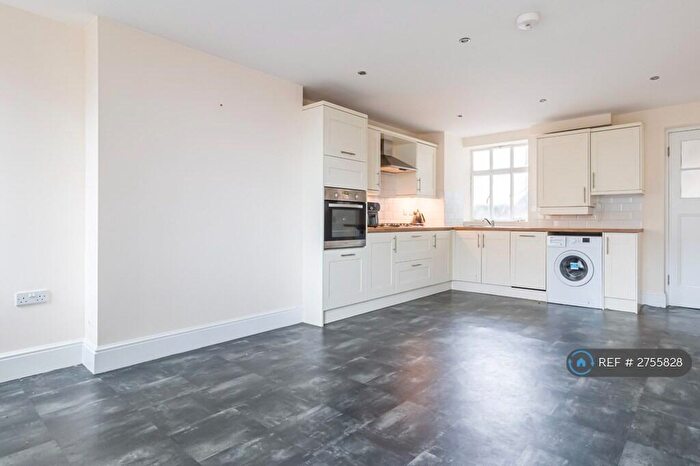 3 Bedroom Flat To Rent In Lord Street, Southport, PR8