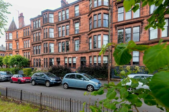 3 Bedroom Flat To Rent In Lauderdale Gardens, Glasgow, G12