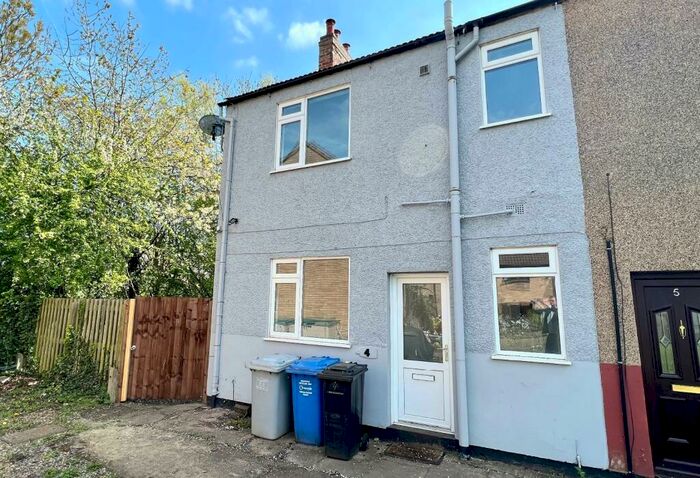 2 Bedroom End Of Terrace House To Rent In Liners Yard, Gold Street, Desborough, NN14