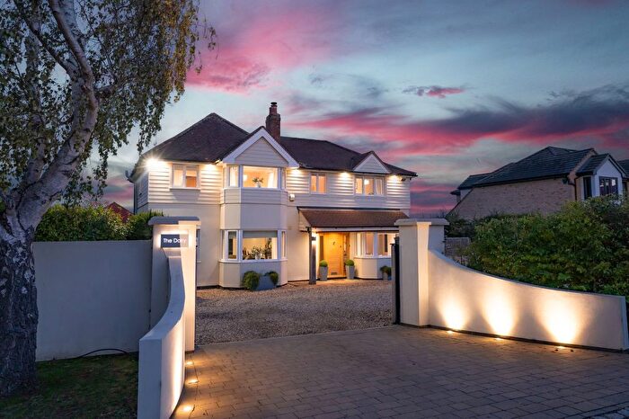 4 Bedroom Detached House For Sale In New Road, Clifton, Shefford, SG17