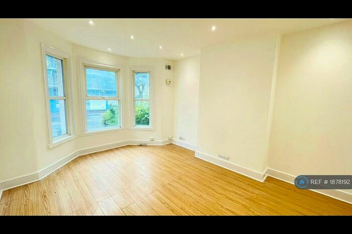 2 Bedroom Maisonette To Rent In Brighton Road, South Croydon, CR2