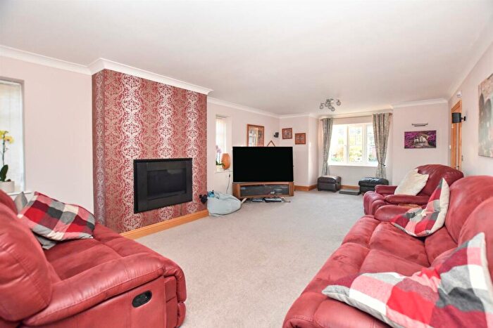 5 Bedroom Detached House For Sale In The Avenue, North Fambridge, CM3