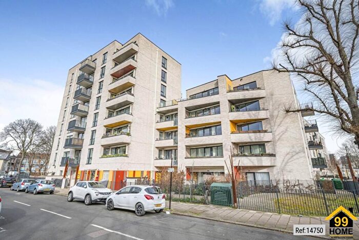 1 Bedroom Flat To Rent In St James Crescent, London, SW9