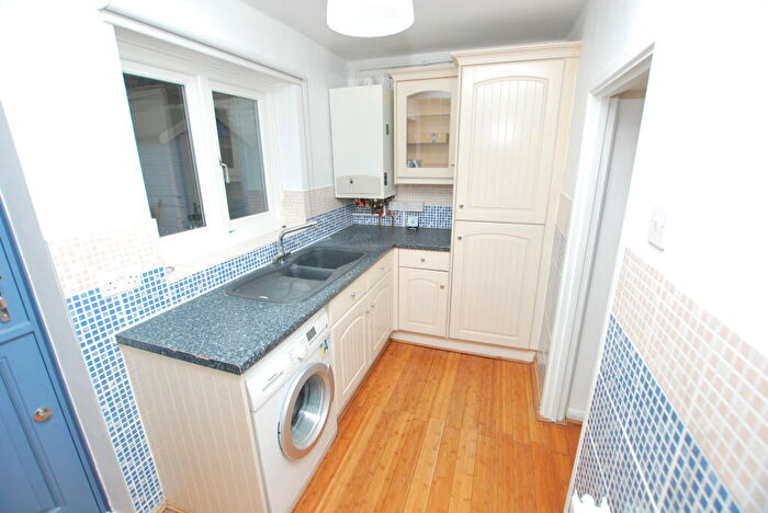 2 Bedroom End Of Terrace House To Rent In Old Road, LU7