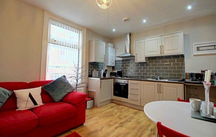 2 Bedroom Apartment To Rent In Derby Lane, L13