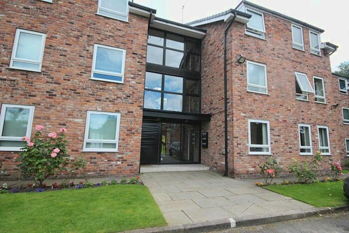 2 Bedroom Flat To Rent In Woodlands Court, Altrincham, WA15