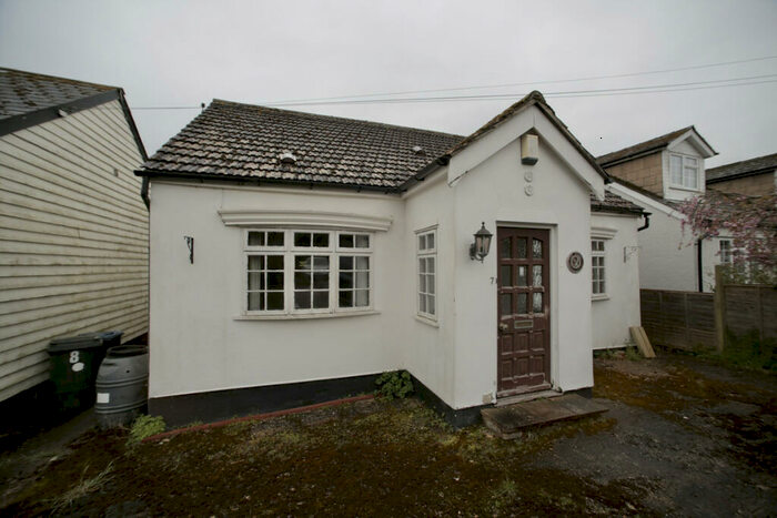 3 Bedroom Bungalow For Sale In Hay Street, Hertford, SG11