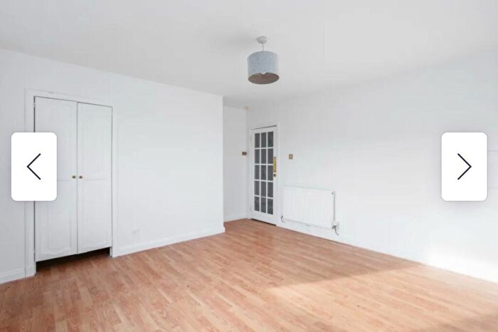 2 Bedroom Flat To Rent In Forrester Park Loan, Edinburgh, City Of, EH12