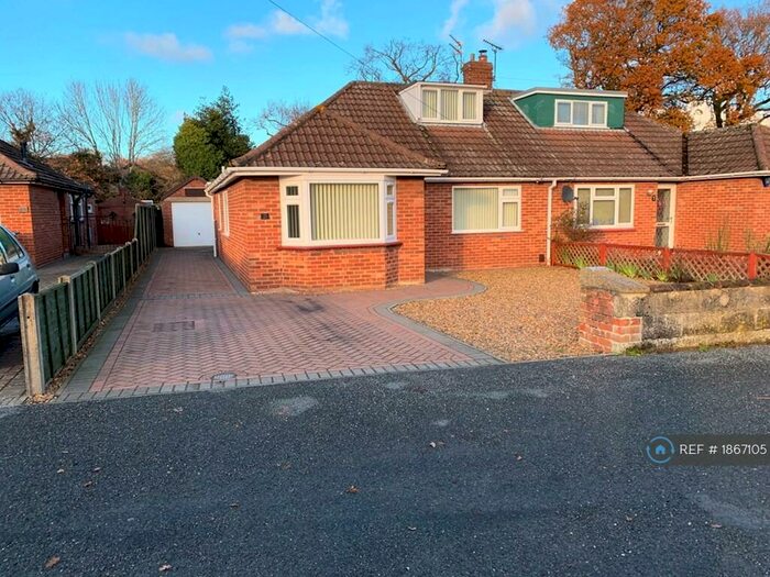 3 Bedroom Bungalow To Rent In Thompson Road, Norwich, NR7