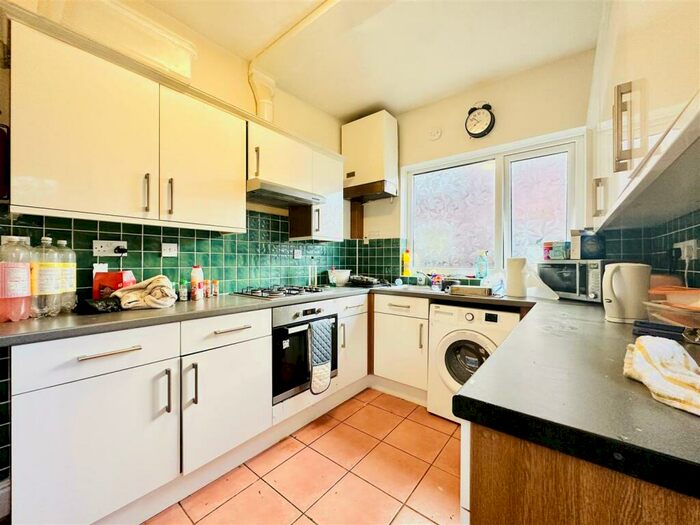 6 Bedroom House To Rent In Woodborough Road, Nottingham, NG3