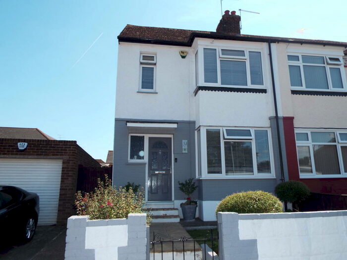 3 Bedroom House To Rent In Sharland Road, Gravesend, DA12