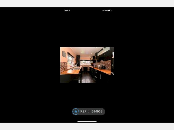 3 Bedroom End Of Terrace House To Rent In Market Street, Hyde, SK14