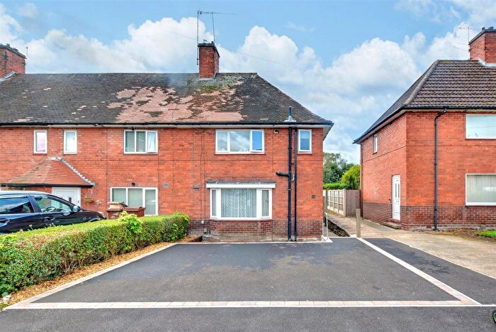 3 Bedroom End Terrace House For Sale In Longmead Drive, Nottingham, NG5