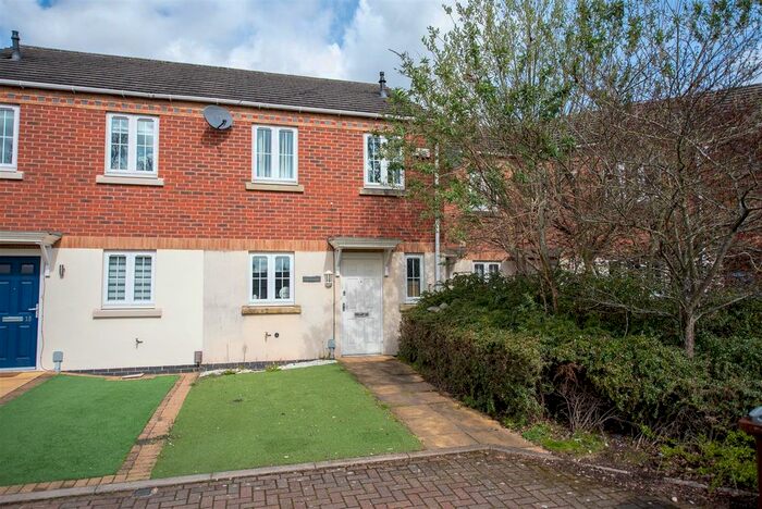 3 Bedroom Terraced House To Rent In Sarah Avenue, Nottingham, NG5